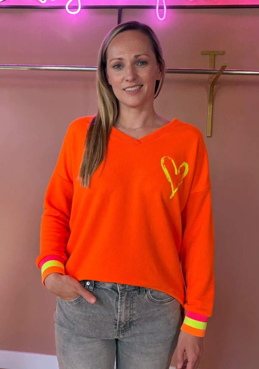 V-Neck This is my happy place - neonorange