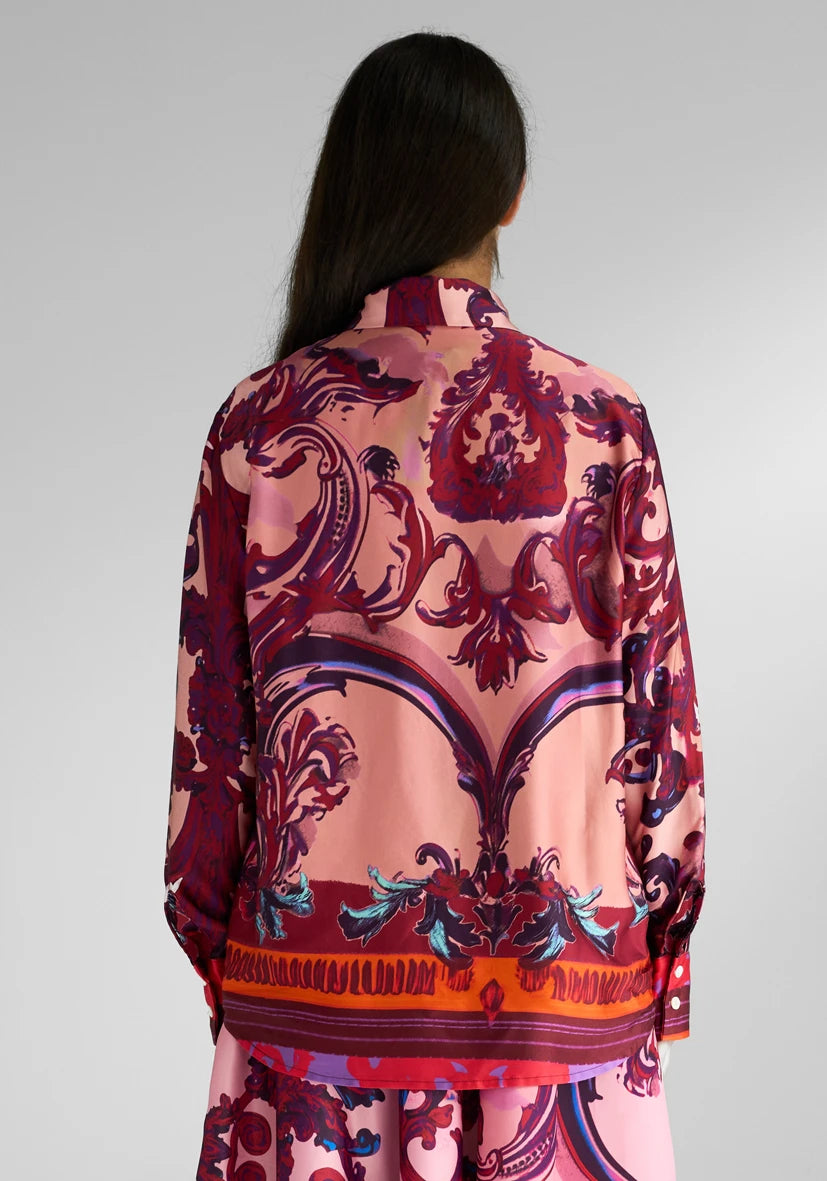 Blouse à ornements colorés