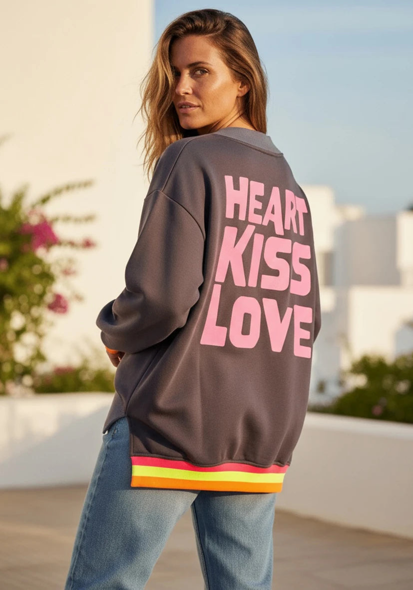 V-Neck Heart Kiss Love- anthrazit