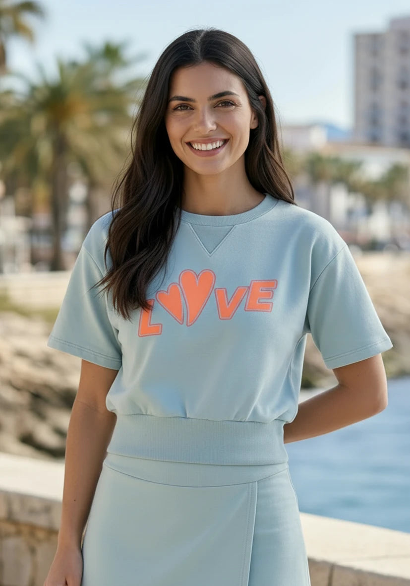 Roundneck Shortsleeve Love - hellblau