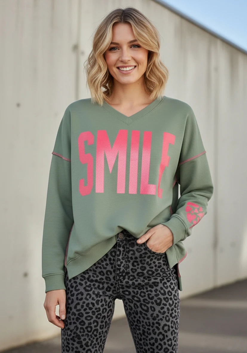 V-Neck Smile - almond