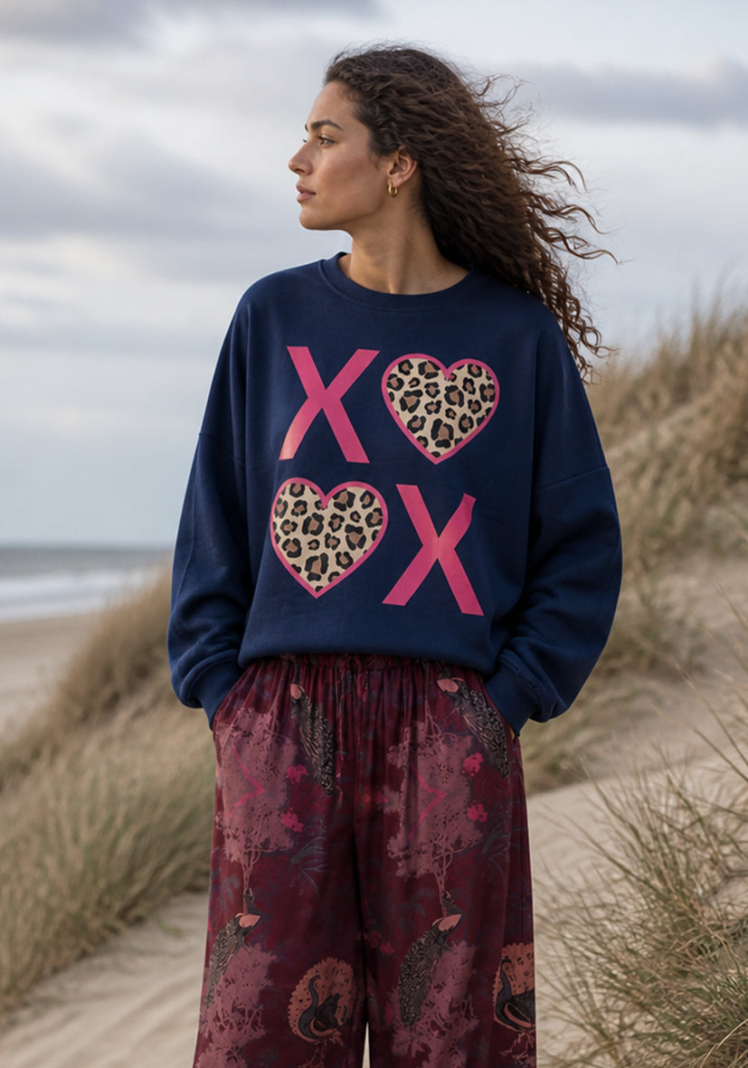 Roundneck XO Leo Hearts