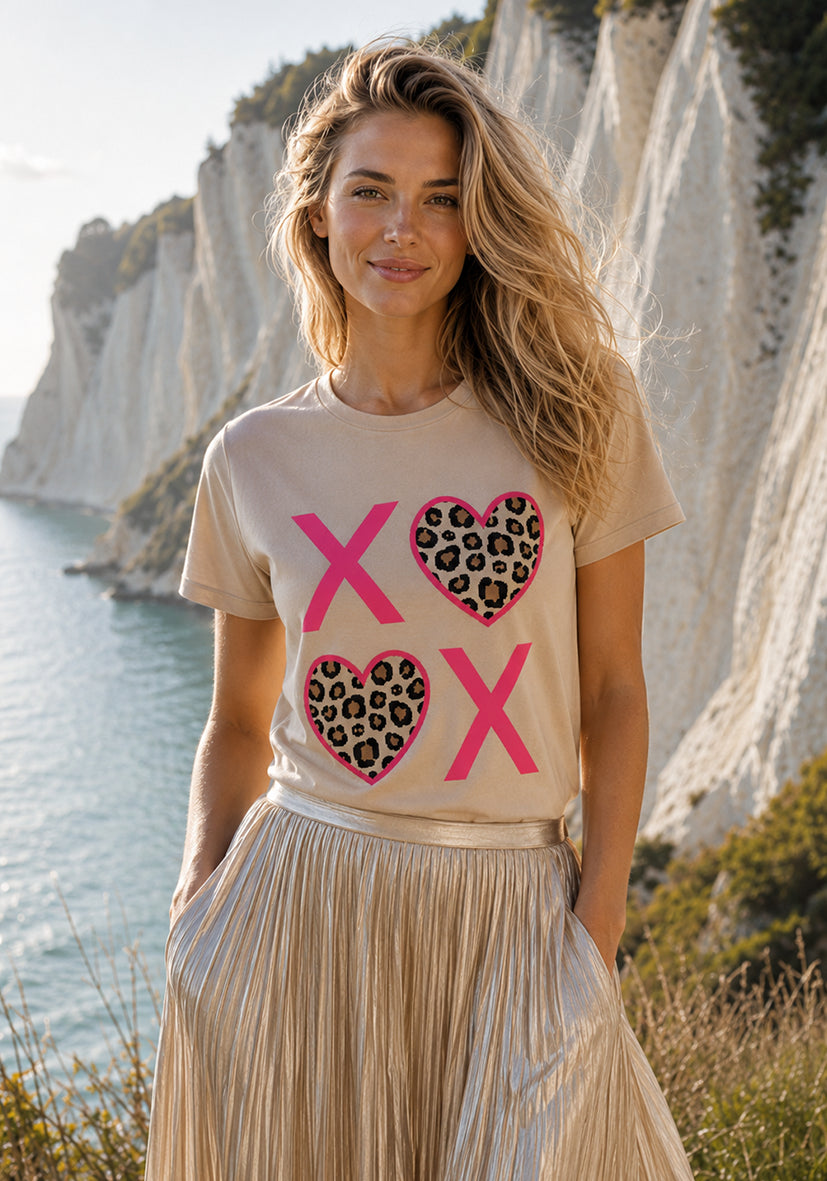T-Shirt Roundneck XO Leo Hearts - sand