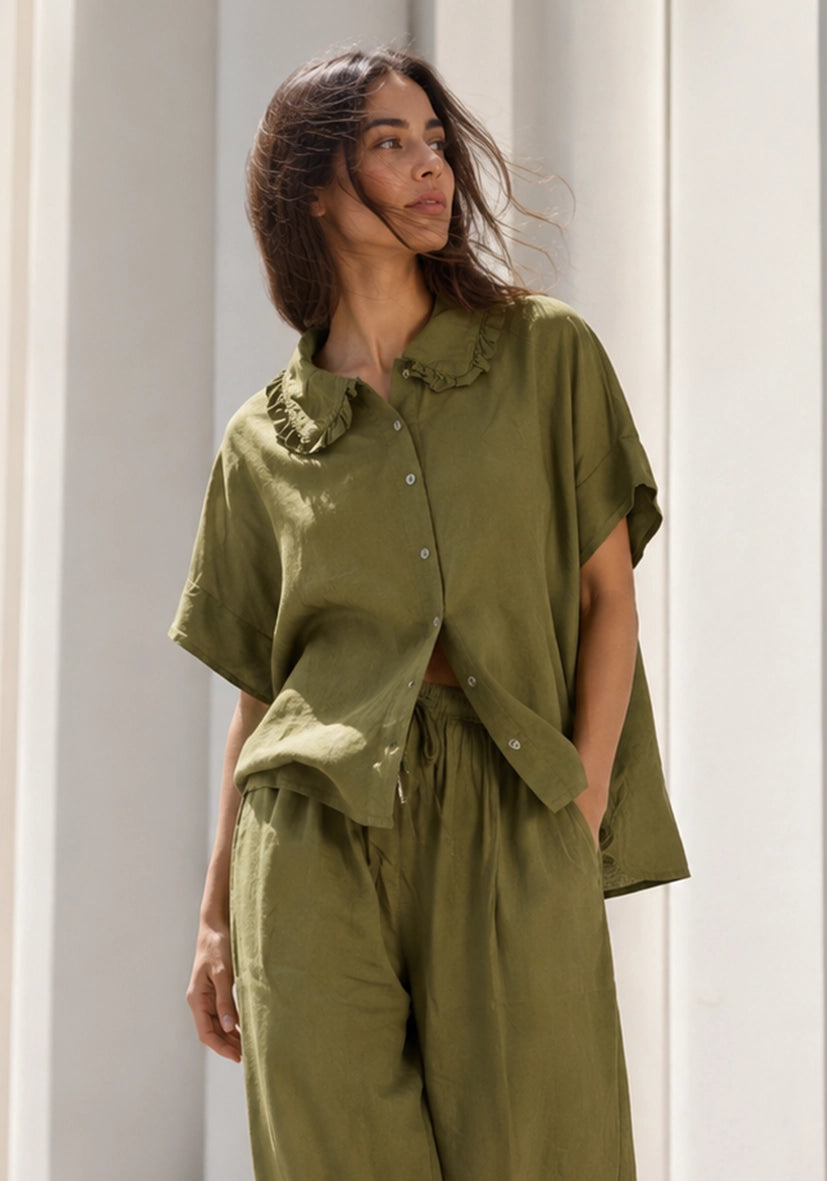 Blouse ruffled collar - oliv