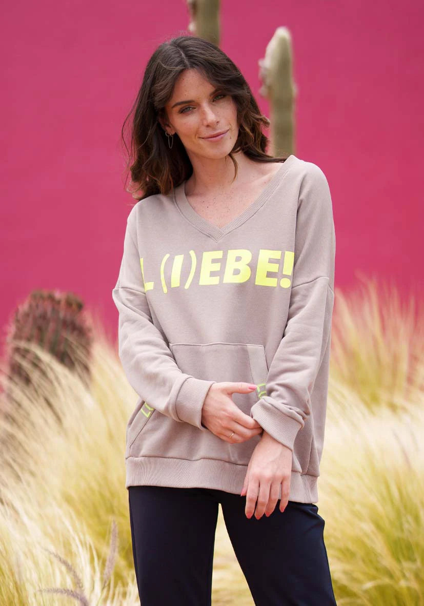 V-Neck L(I)EBE Pocket - sand