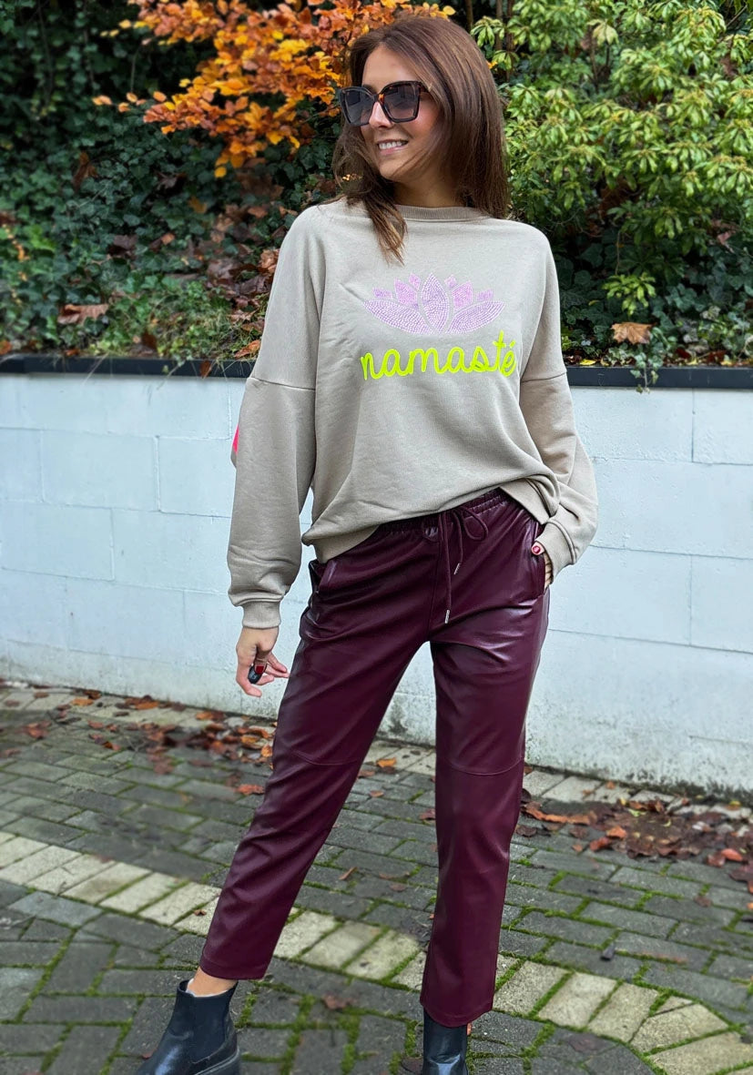 Pants aus hochwertigem Lederimitat