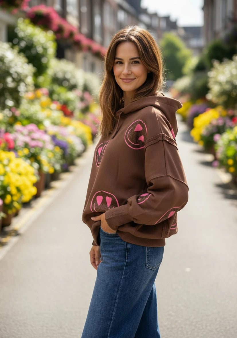 Hoodie Wide Heartface allover Strass - chocolate