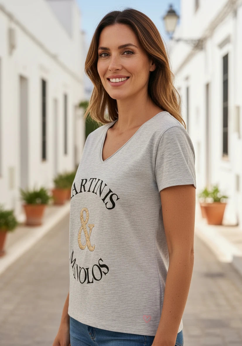 T-Shirt V-Neck Martinis and Manolos - hellgrau