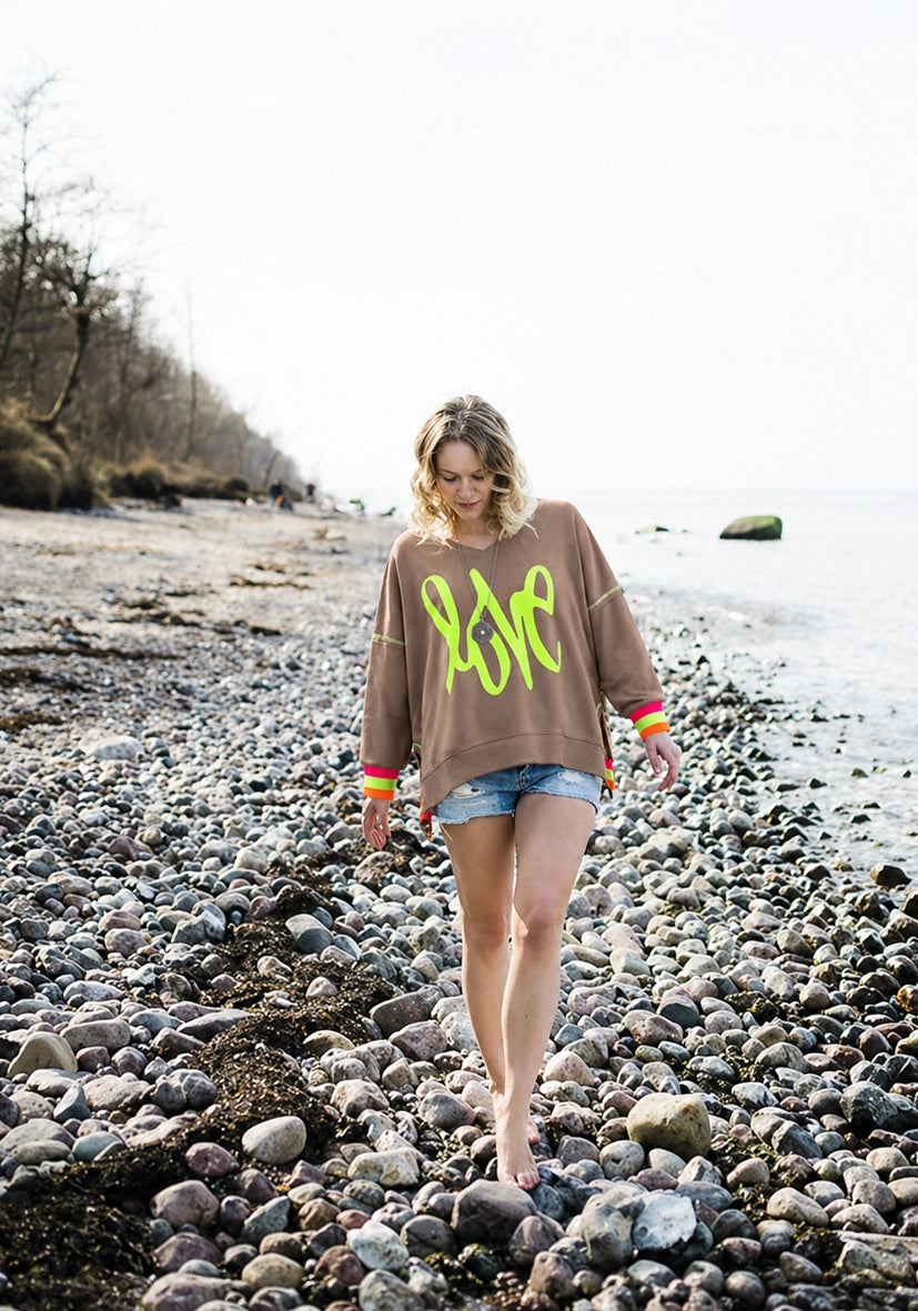 V-Neck short love me - sand