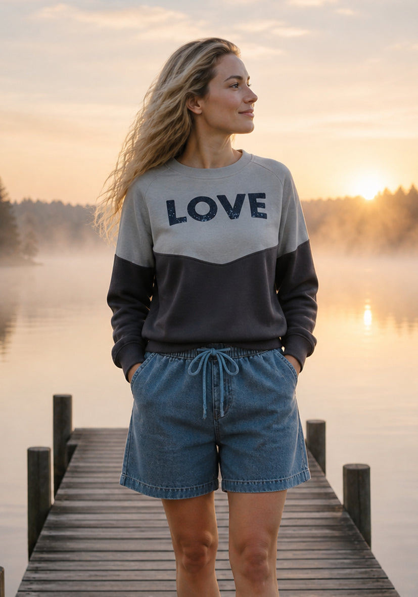 Roundneck LOVE - grau/silver