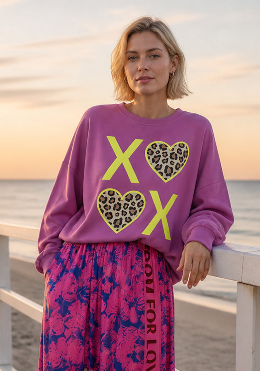Roundneck XO Leo Hearts - crocus