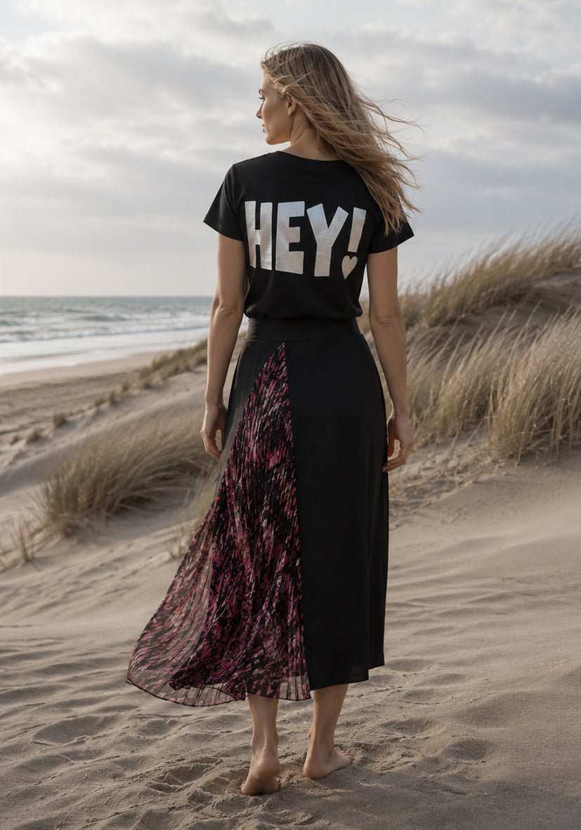 Rundhals T-Shirt HEY! - schwarz