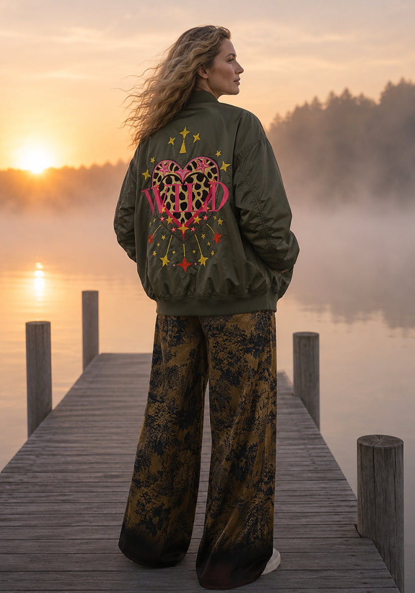 Bomberjacket Stitched Wild Heart - oliv