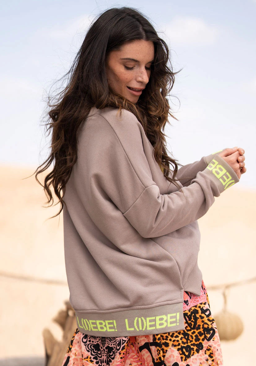V-Neck L(I)EBE Strass - sand